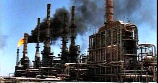 Oil refineries production plummeted by 8 percent 